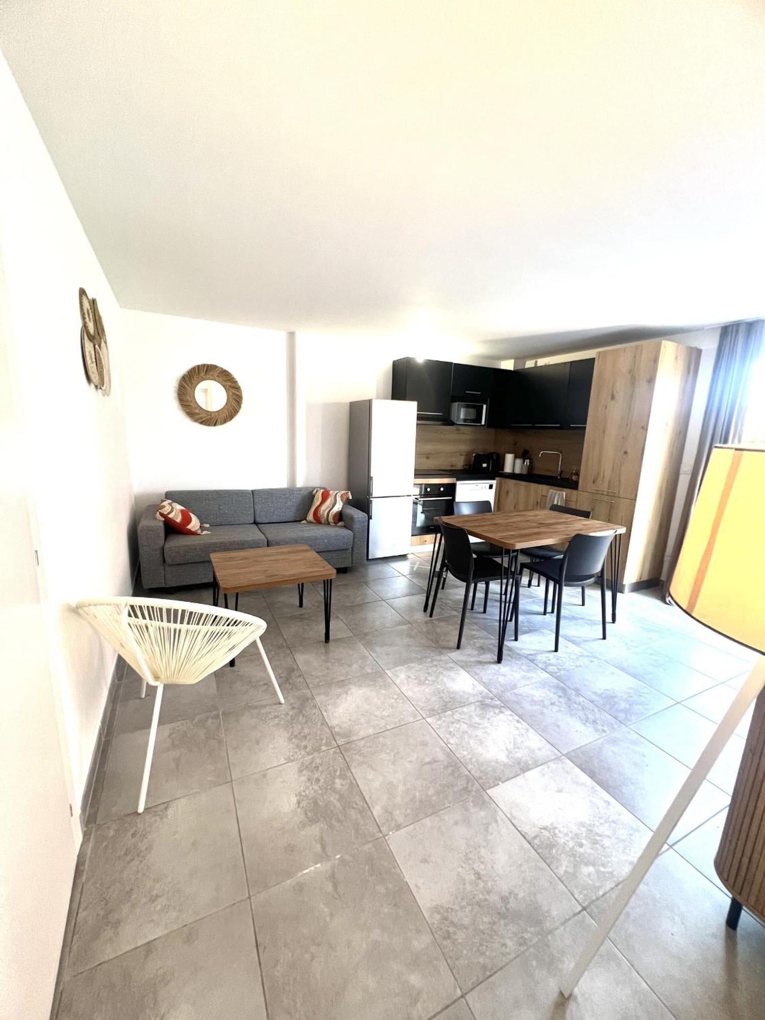 Residence Hoteliere Les Hameaux De Saint Cyprien Appartement 35 M2 1 Chambre Lecci Exterior photo